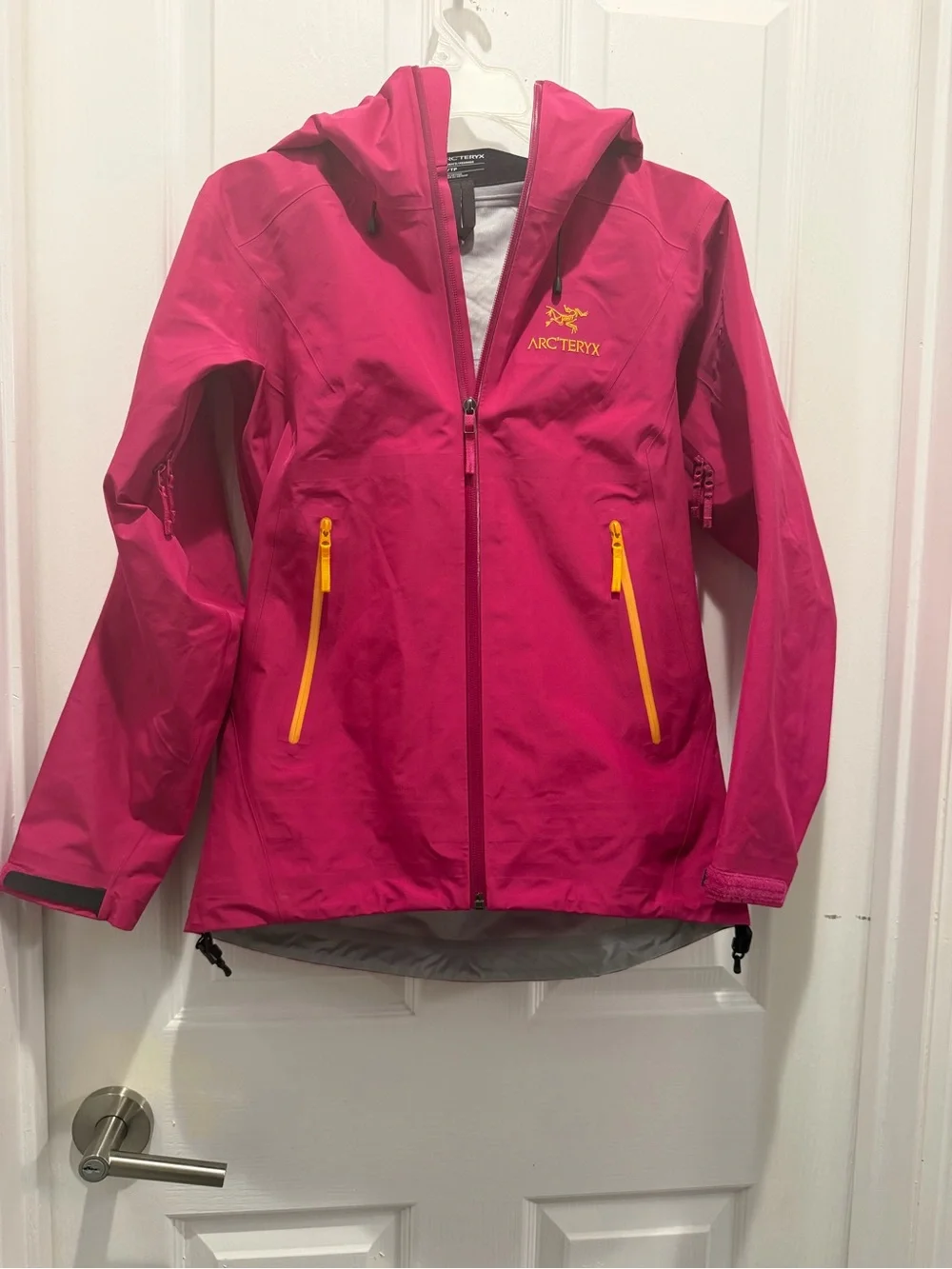 Arc'teryx women Waterproof Shell Jacket hot pink with orange Accents size XS
